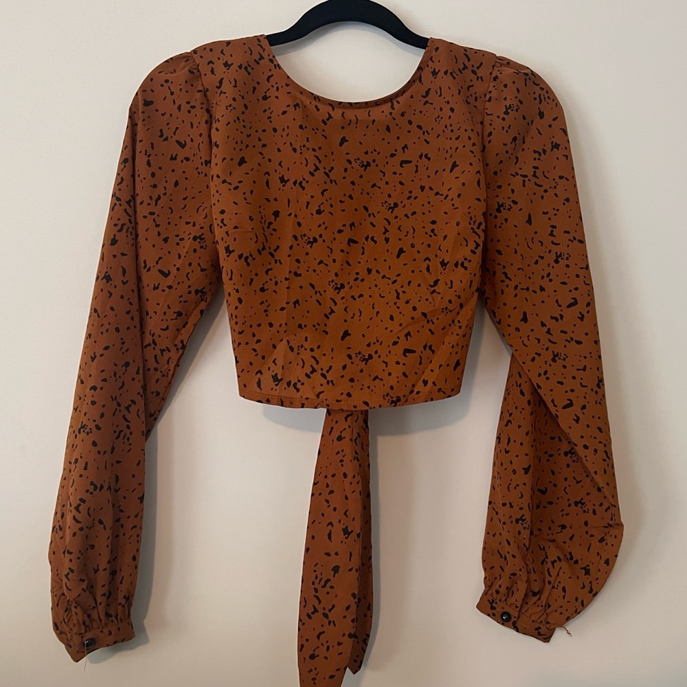 Spotted crop long sleeve
